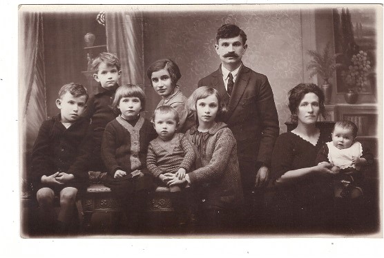 Couple et leurs sept enfants