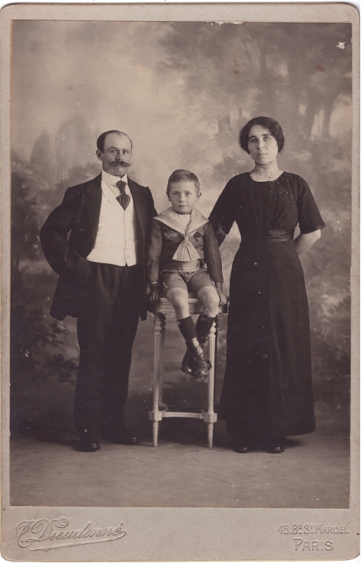 M. et Mme Pénicaud et leur fils