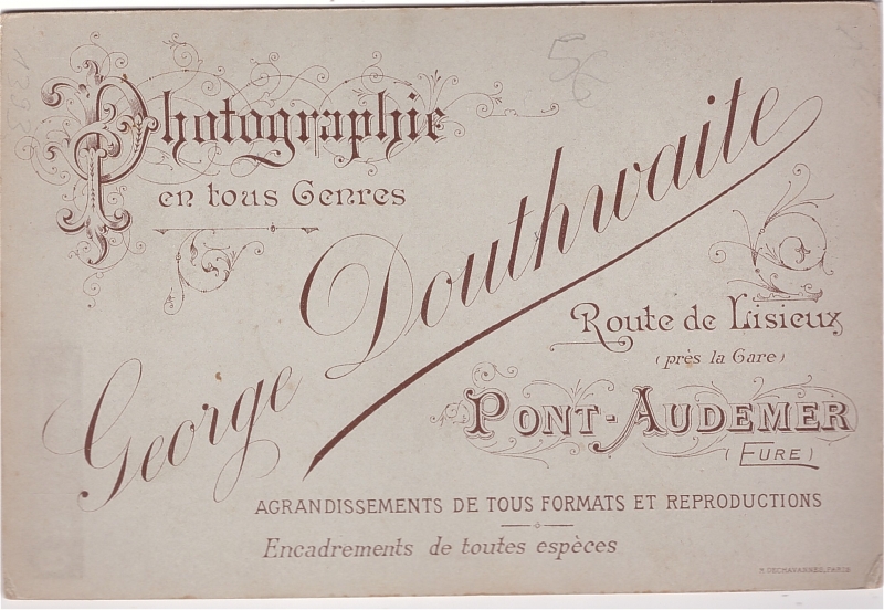 Magistrat portant une décoration