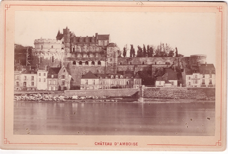Château d'Amboise vu de la Loire