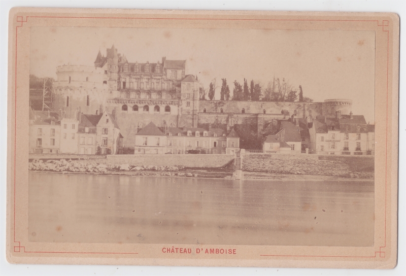 Château d'Amboise vu de la Loire