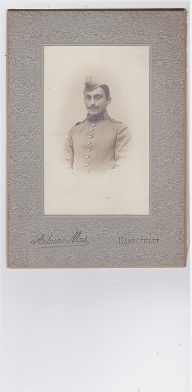  Soldat du 17e régiment de chasseurs à cheval coiffé de son calot