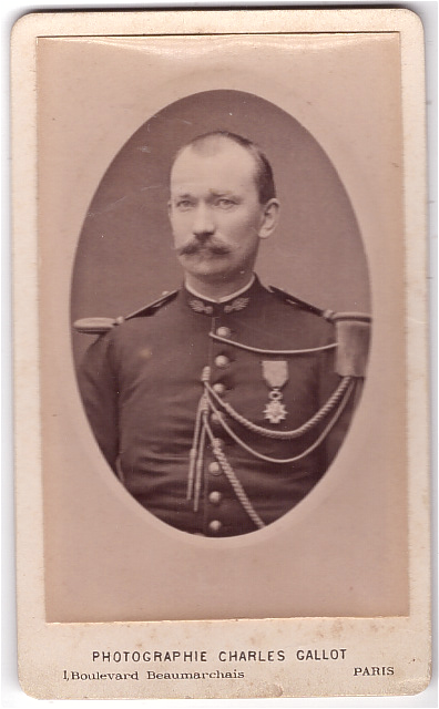 Sous-lieutenant de la Gendarmerie décoré de la Légion d'honneur