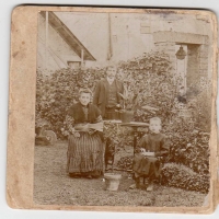 MAIRE Charles Amedee et LELIEVRE Eugenie Lucie et leurs fils Lucien VERS 1906