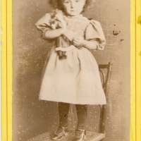 photo Marguerite enfant par Galland