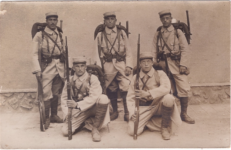 Guerre 14-18 - Jeunes soldats "en tenue de guerre"