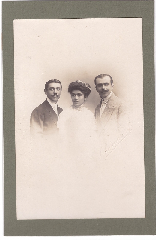 Pierre, Jeanne et Edmond Chaux.