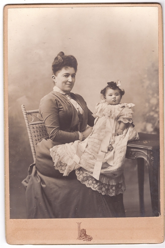 Elisabeth, 6 mois, avec sa maman