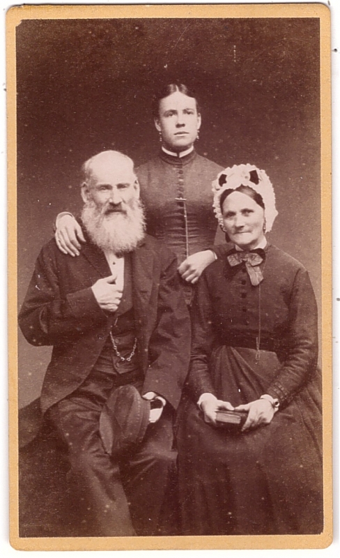 Couple âgé et leur fille