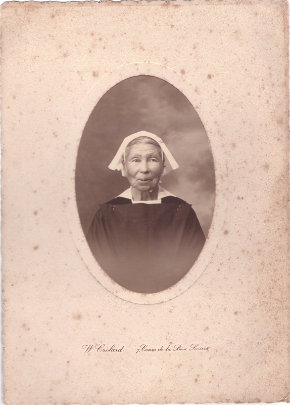 Bretonne âgée au beau visage.