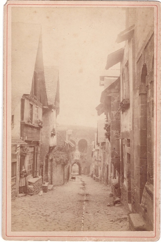 Dinan - La rue du Jersual