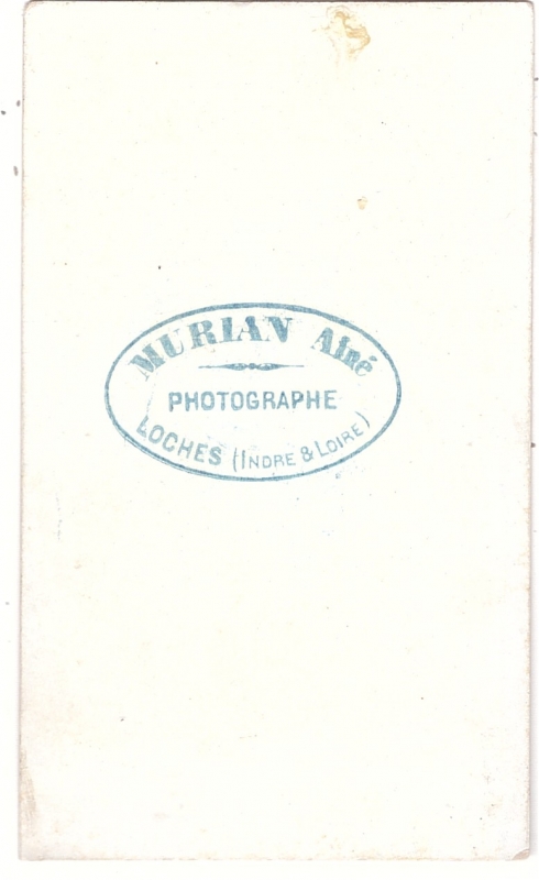 Portrait d'un homme en médaillon