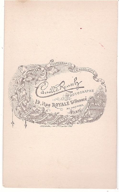 Trois enfants déguisés