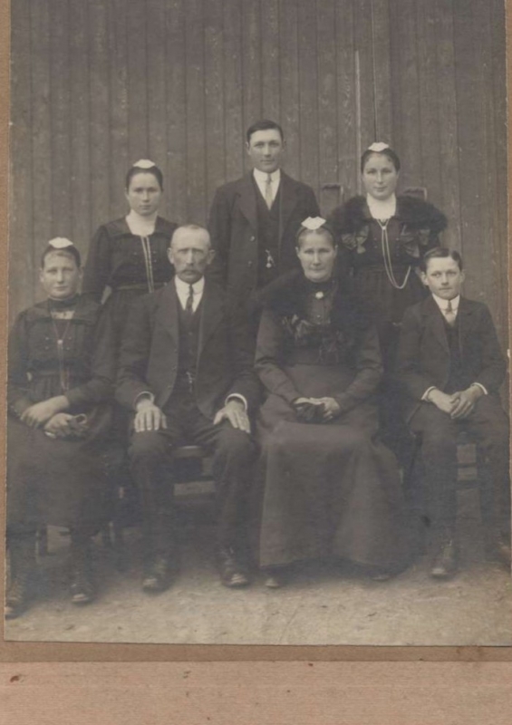 Pierre et Eugénie Massard et leurs enfants