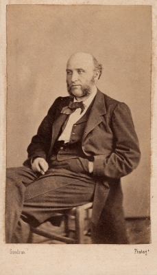 Gondran 1862 Coll MK cdv homme assis3