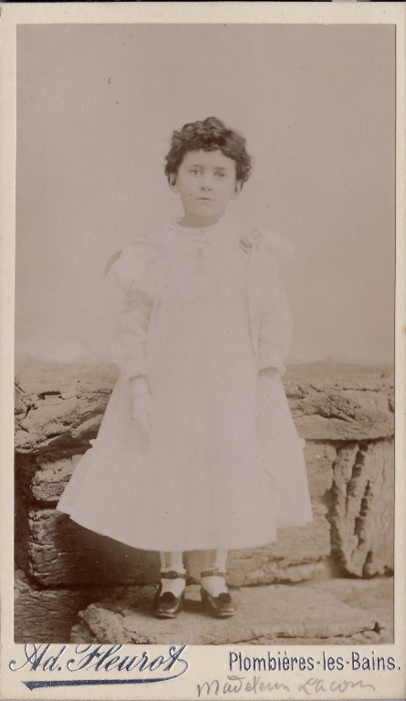 Madeleine Lacour, enfant